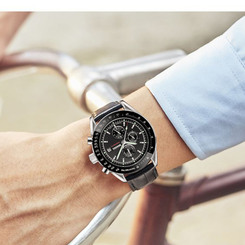 全自動(dòng)瑞士手表,我想買一塊全自動(dòng)的機(jī)械表，最好是瑞士的，請(qǐng)大家?guī)兔ν扑]